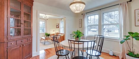 House (2 Bedrooms) | Interior
