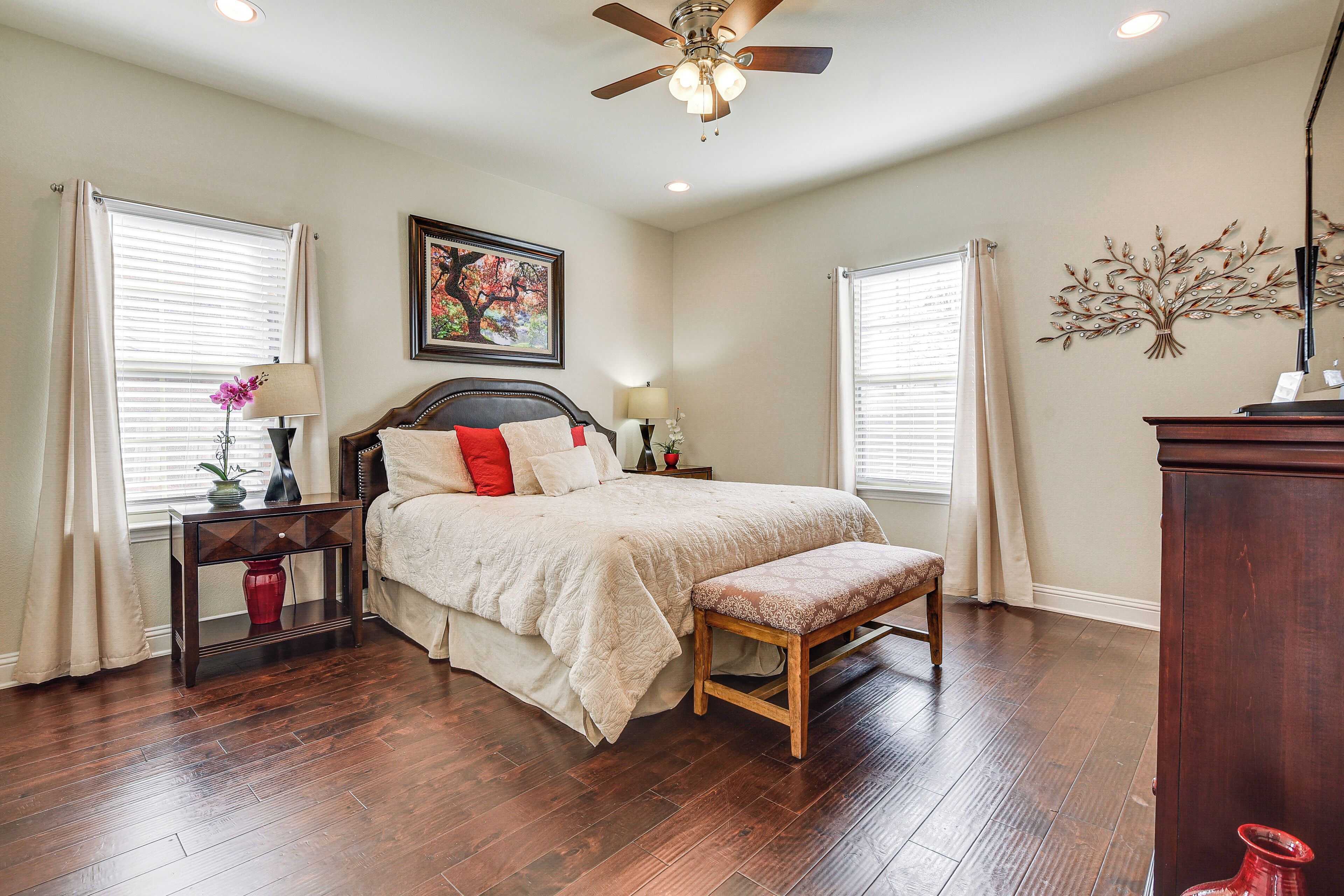 House (4 Bedrooms) | Interior