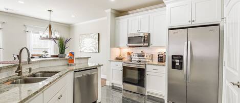 House (4 Bedrooms) | Interior