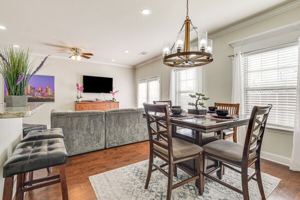 House (4 Bedrooms) | Interior