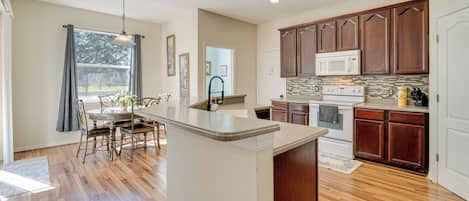 House (4 Bedrooms) | Front of property