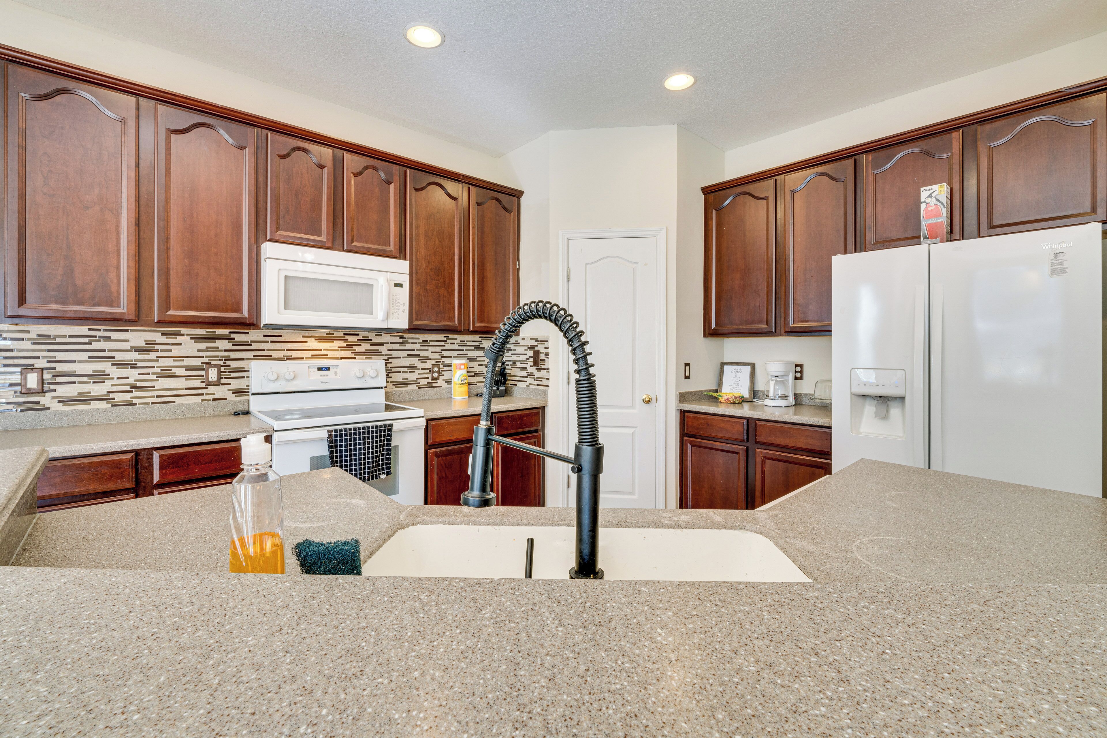 House (4 Bedrooms) | Interior