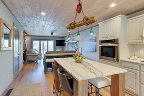 Apartment (2 Bedrooms) | Interior - Lakefront Townhome w/ Dock: 6 Mi to Blue Ridge! (Morganton)