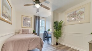 Room - Quiet Vacation Rental in Peachtree City w/ Yard! (Peachtree City)