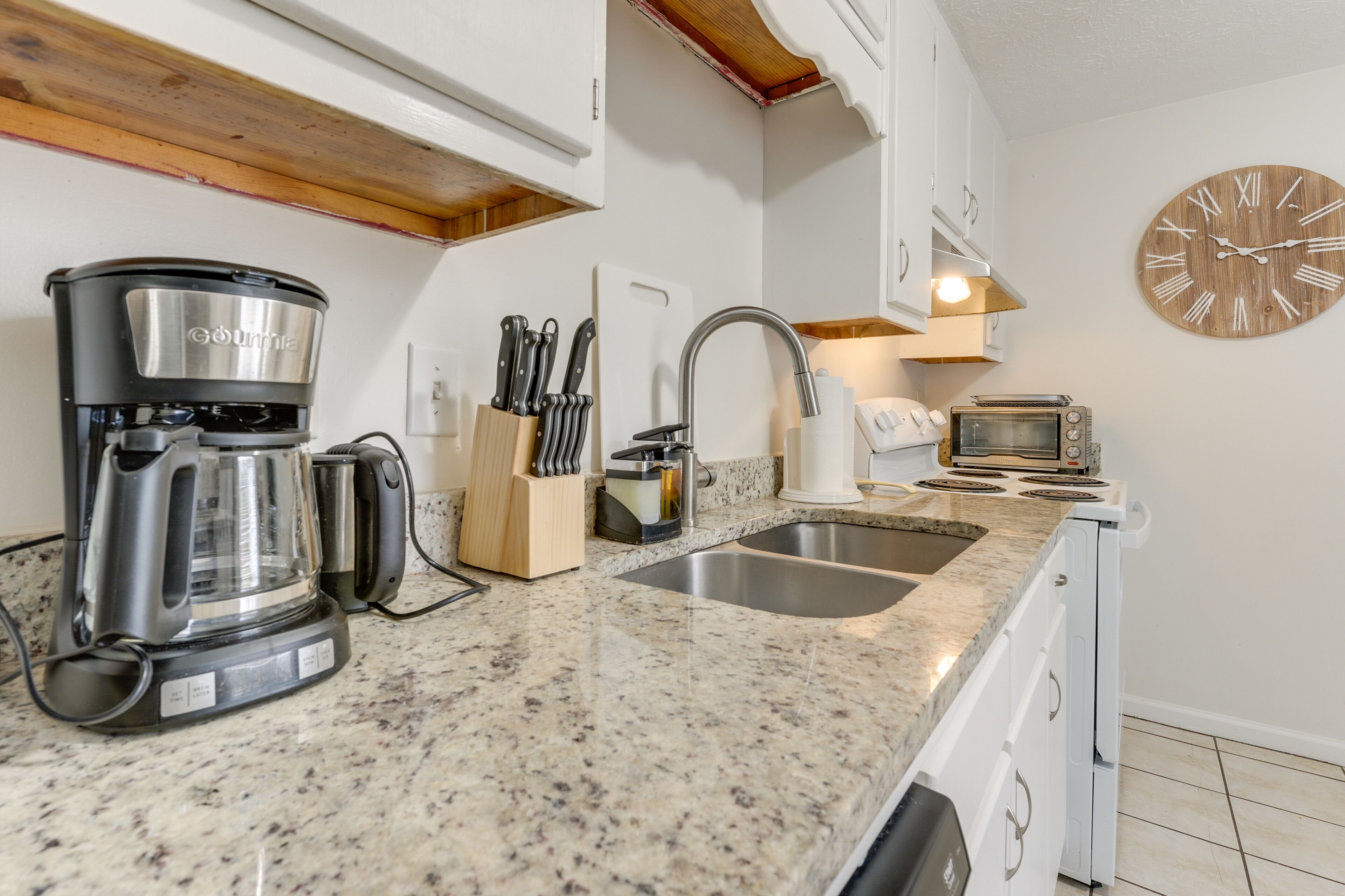 Lò vi sóng, lò nướng, bếp nấu, máy rửa bát 