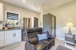 Apartment (0 Bedroom) | Interior - Modern Studio Suite in Sandy Point on Lummi Bay! (Ferndale)