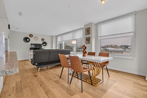 Apartment, 2 Schlafzimmer | Speisen