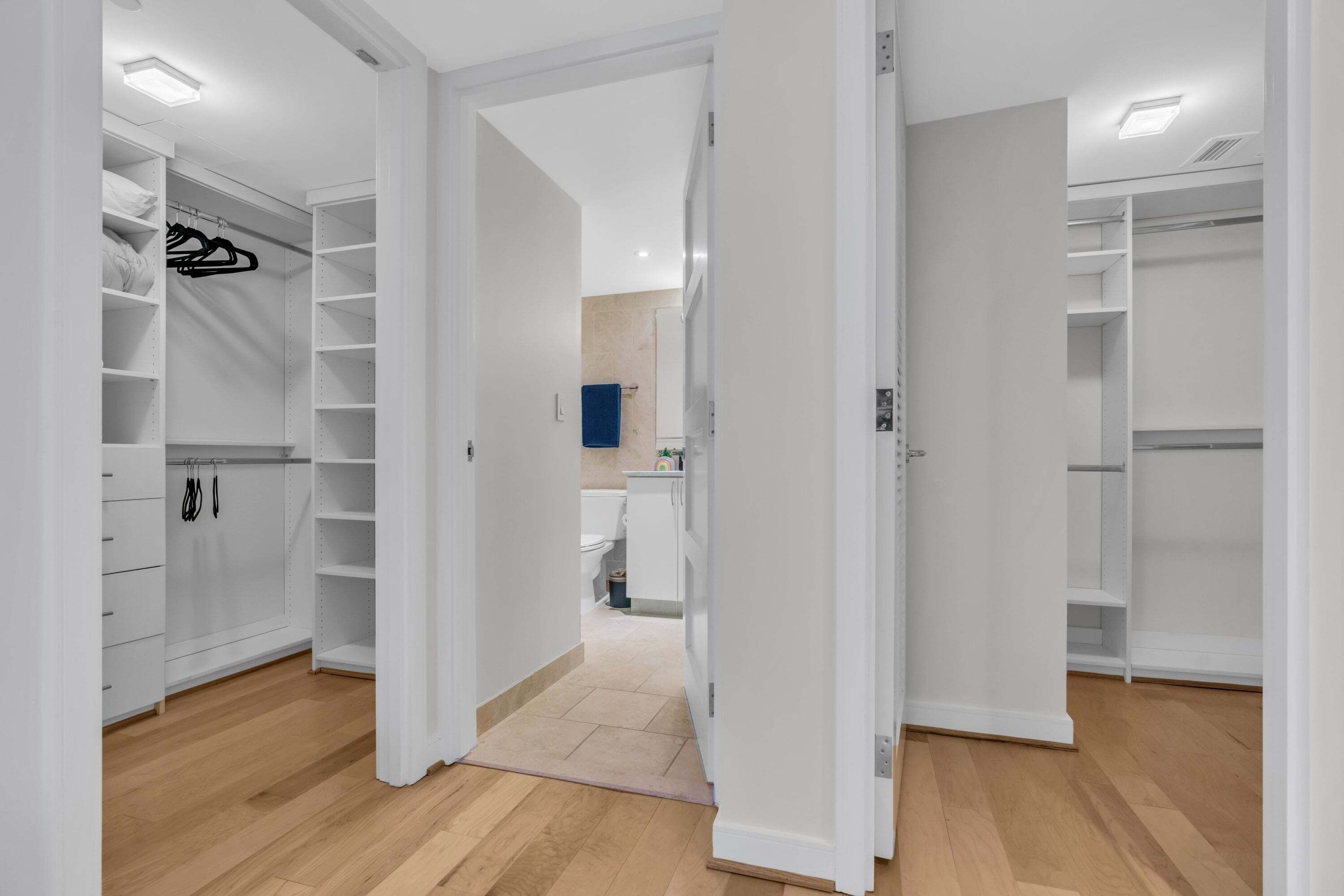 Apartment, 2 Bedrooms | Bathroom | Towels, shampoo