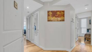 Apartment, 2 Bedrooms | Interior