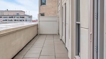 Apartment, 2 Bedrooms | Property grounds