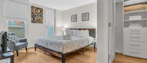 2 chambres, espace de travail pour ordinateur portable