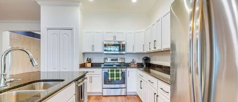 House (5 Bedrooms) | Interior