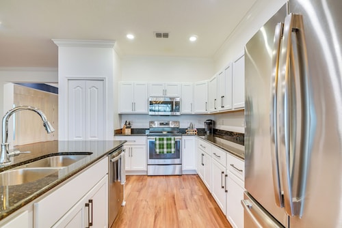 Brooksville Home ~ 12 Mi to Cabot Citrus Farms