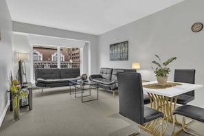 Apartment, 1 Bedroom | Dining