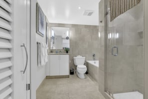 Apartment, 1 Bedroom | Bathroom