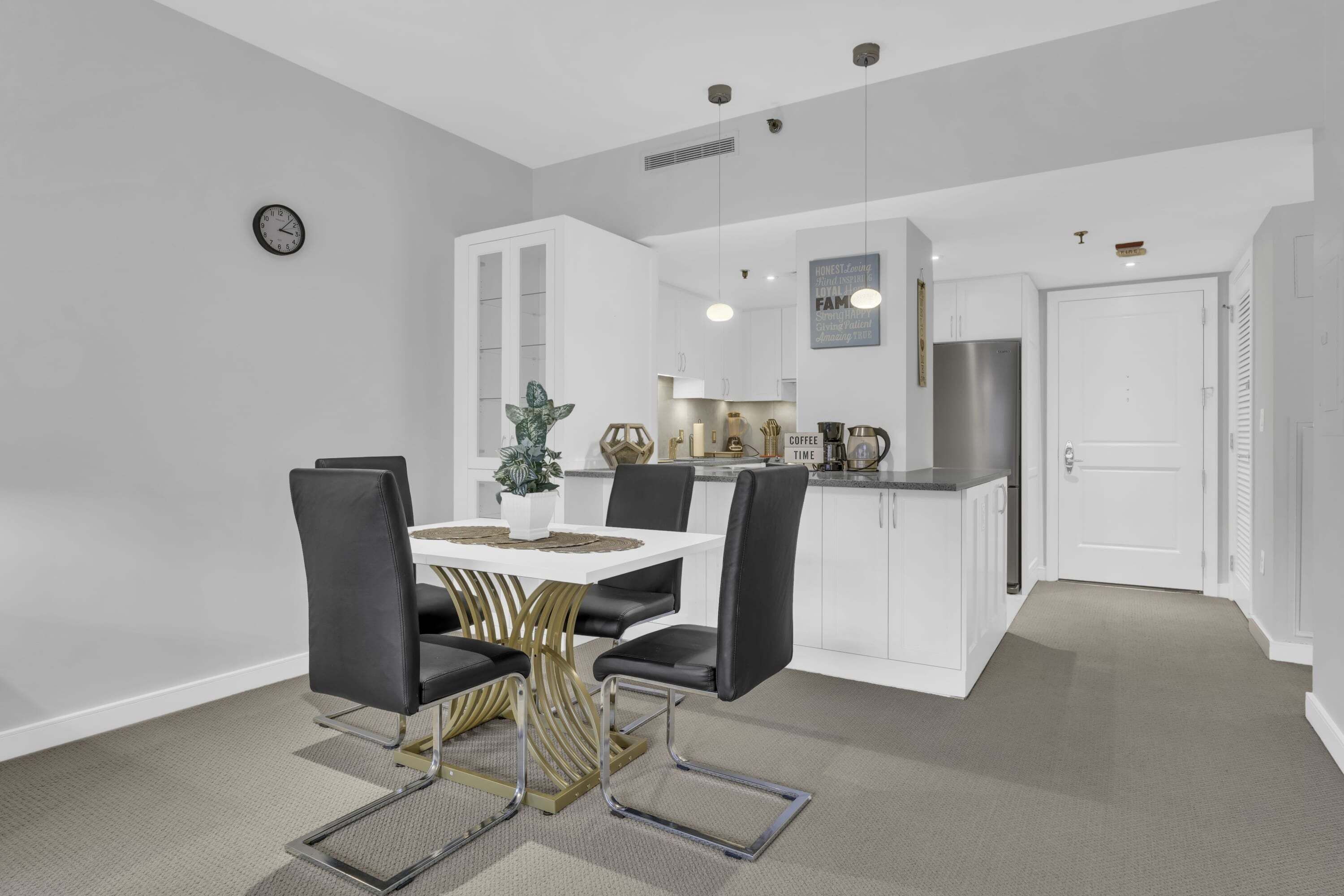 Apartment, 1 Bedroom | Dining