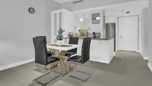 Apartemen, 1 kamar tidur | Tempat makan
