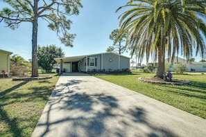 House (2 Bedrooms) | Interior - North Fort Myers Golf Retreat w/ Patio + View! (North Fort Myers)