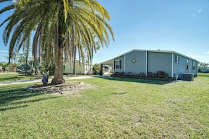 House (2 Bedrooms) | Interior - North Fort Myers Golf Retreat w/ Patio + View! (North Fort Myers)