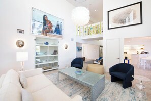 Smart-tv, dvd-spelare, en stereo och printers