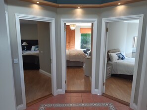 3 bedrooms, iron/ironing board, free WiFi, bed sheets