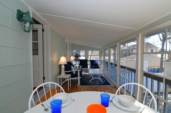 Dining - 101B New Castle Street, Rehoboth Beach, Delaware (Rehoboth Beach)