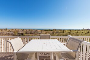Outdoor dining - OCEANFRONT! STEPS TO THE SAND, EATERIES, NIGHTLIFE-7 Ocean Pt, Dewey Beach (Dewey Beach)