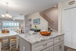 Dining - OCEANFRONT! STEPS TO THE SAND, EATERIES, NIGHTLIFE-7 Ocean Pt, Dewey Beach (Dewey Beach)