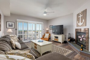 Smart TV - OCEANFRONT! STEPS TO THE SAND, EATERIES, NIGHTLIFE-7 Ocean Pt, Dewey Beach (Dewey Beach)