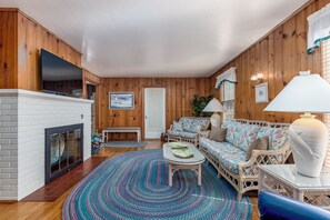 Smart-TV, DVD-Player, Bücher