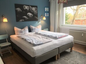 1 bedroom, travel cot, free WiFi, bed sheets