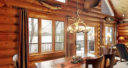 Grand View Lodge -New Listing With Room For The Family
