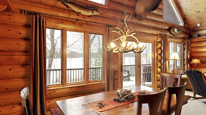 Grand View Lodge -New Listing With Room For The Family