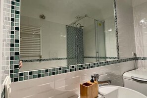 Shower, hair dryer, bidet, towels - Prati-apartment, Next to Vatican City (Roma)