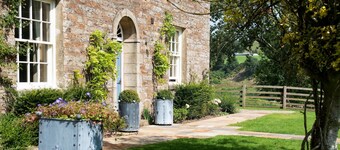 The Old Rectory - sleeping 12 guests in 6 bedrooms