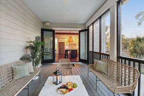 Unclassified image, 4 of 41, button