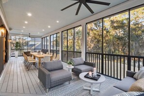 Unclassified image, 3 of 41, button