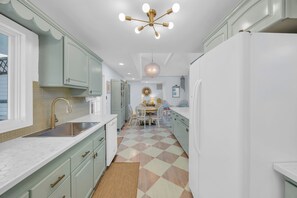 Dishwasher, coffee/tea maker