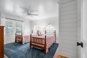 3 bedrooms, Internet