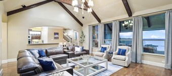 Lakefront Mansion with Pool and Cinema