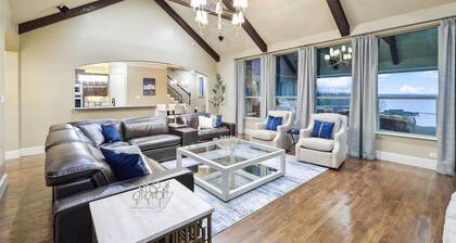 Lakefront Mansion with Pool and Cinema