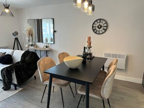 Apartment | Dining - The Nest 1-bed Apartment in Hemel Hempstead (Hemel Hempstead)