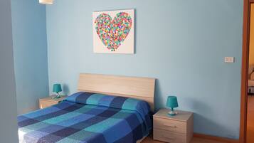 1 camera, ferro/asse da stiro, Wi-Fi, lenzuola