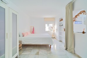 Deluxe-Apartment (Pacifico) | 1 Schlafzimmer, Daunenbettdecken, Betten mit Memory-Foam-Matratzen