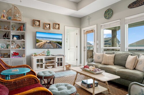 Sea Leggs - Beach Side- 3 Bedroom - 2 Bath- Sleeps 6