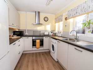 Dishwasher, electric kettle, toaster, cookware/dishes/utensils