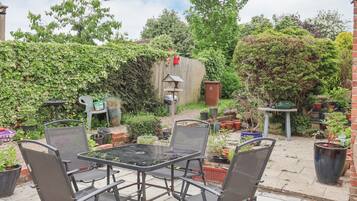 Cottage | Outdoor dining