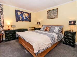 1 habitación, decoración personalizada y muebles diferentes 