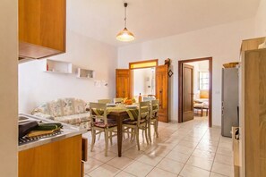 Standard Apartment, Multiple Bedrooms (Casa Lory 1 Cosy near the Sea) | Dining