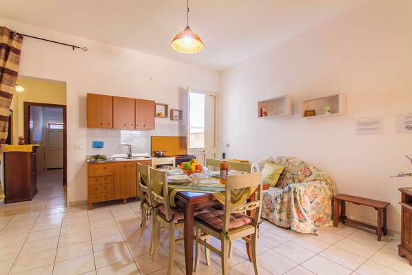 Standard Apartment, Multiple Bedrooms (Casa Lory 1 Cosy near the Sea) | Dining - Casa Lory 1 near the sea (Nardò)
